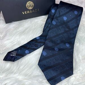 Gianni Versace Tie Medusa Head
